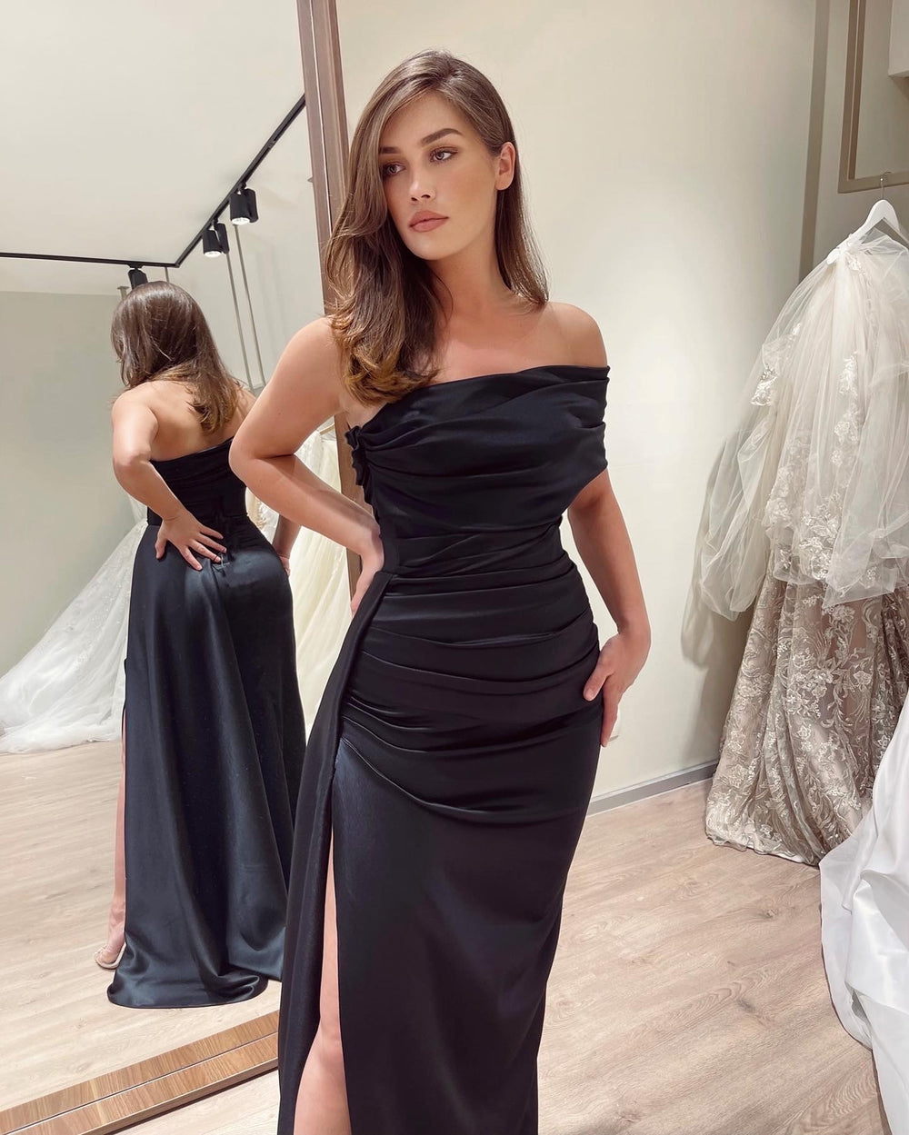 Black Dress - FJOLLANILA